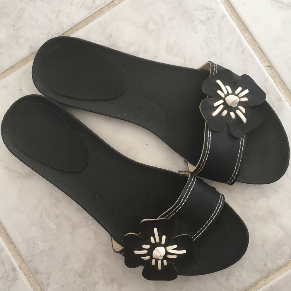 Black Flower Slippers